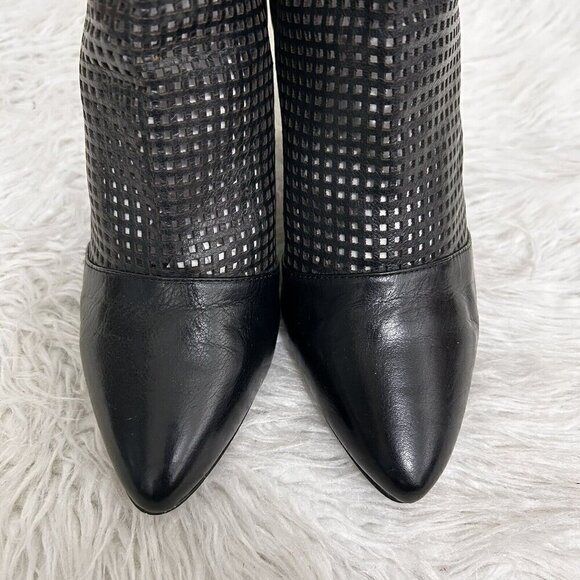 Kelsi Dagger Brooklyn Women's Black Zidane Perforated Ankle Boot Back Zip 8M - Picture 4 of 11